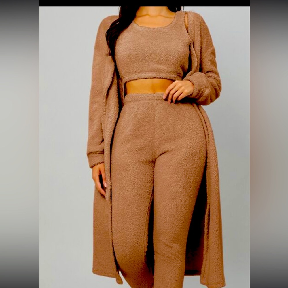 NEW Fuzzy 3 piece lounge set Brown size large